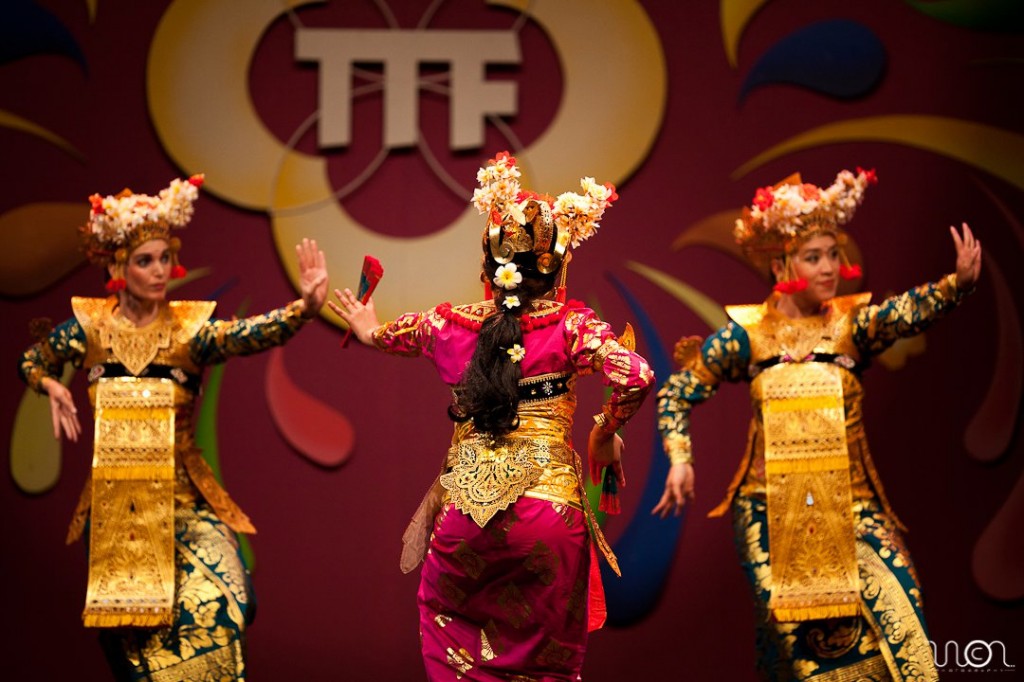 dwibhumi balinese dance company netherlands legong keraton lasem tong tong fair