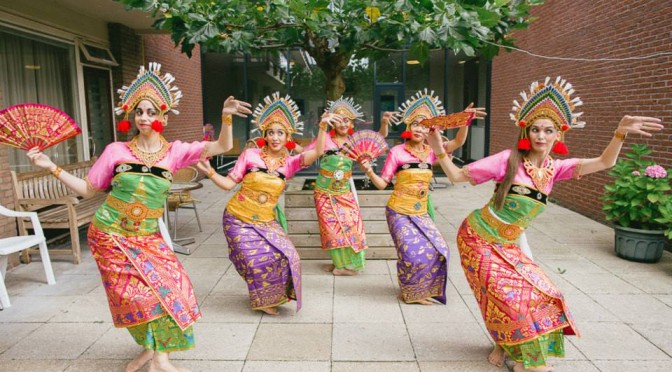 dwibhumi balinese dansgroep tari kembang girang