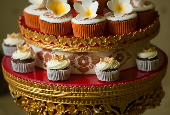 Blij met Balinese verjaardagsijstaart!
