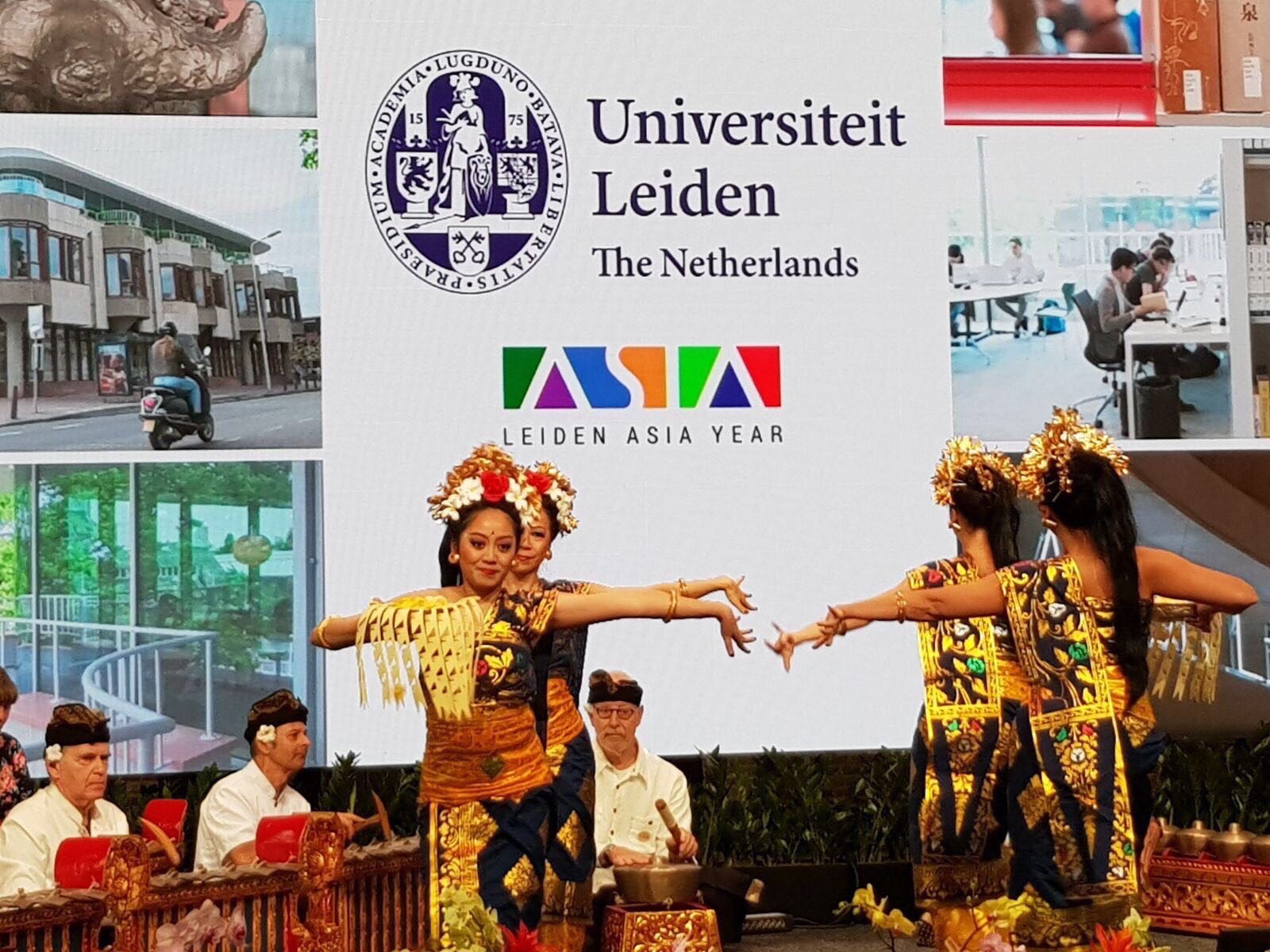 Opening Asian Library - DwiBhumi Balinese Dans